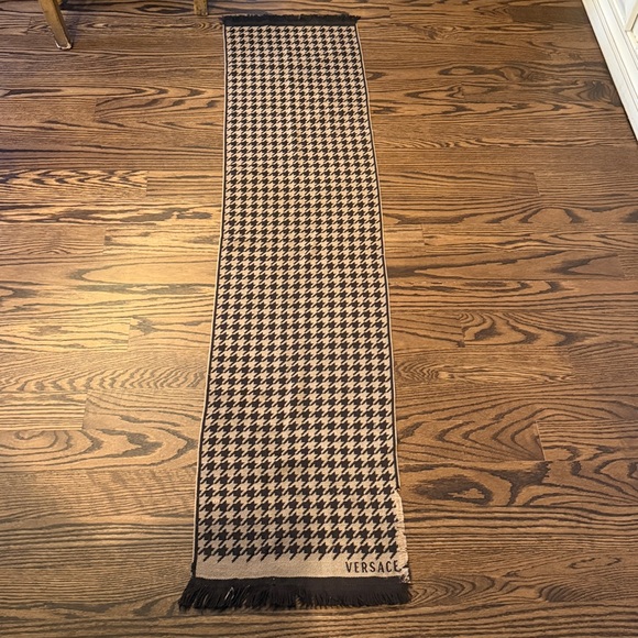 Versace Dark Brown and Tan Houndstooth Wool Scarf - Picture 9 of 10